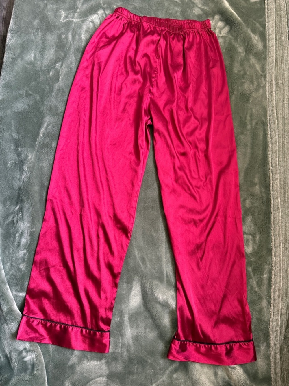 Silky red Lounge Pants - Picture 2 of 6